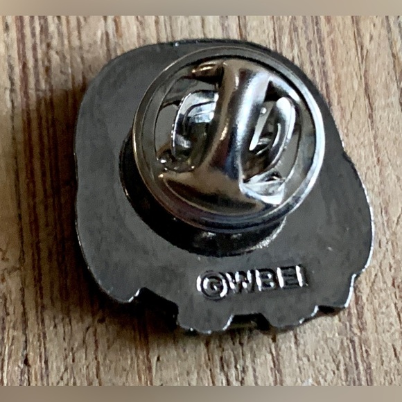 Officially Licensed Enameled Metal Chibi Hedwig HARRY POTTER Owl Badge Pin - Picture 7 of 11